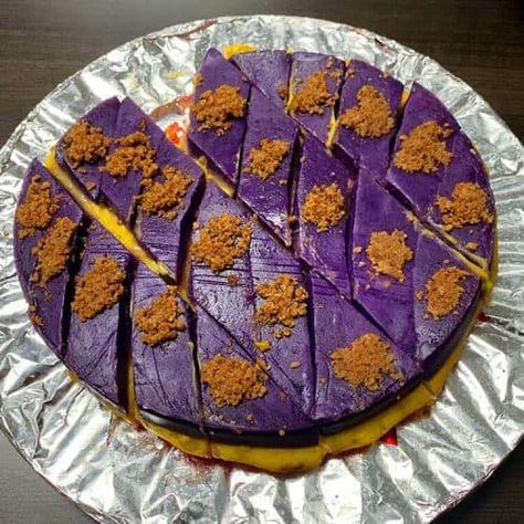 Colorful Filipino Sapin-Sapin sticky-rice cake Sapin Sapin Recipe, Ube Dessert Recipe, Meme Food, Bibingka Recipe, Food Meme, Sticky Rice Cakes, Filipino Dessert Recipes, Sticky Rice Cake, Pinoy Dessert