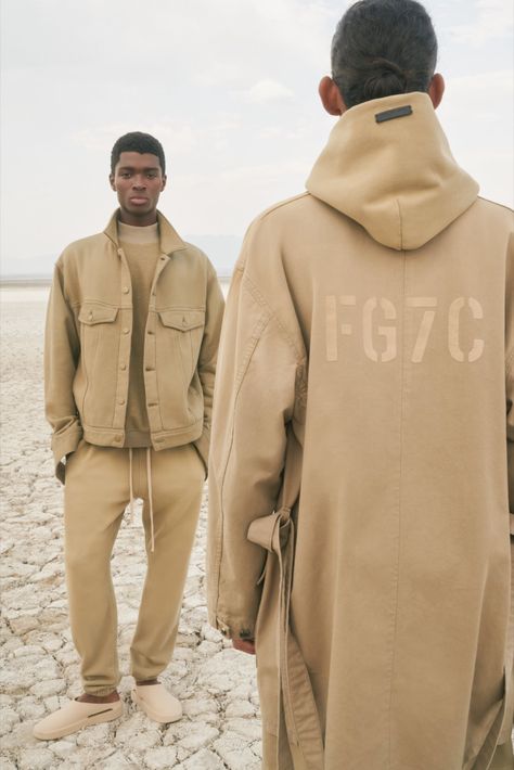 Seventh Collection Fall/Winter 2021 Campaign | Fear of God Fashion Model Poses, Military Coat, Mood Board Fashion, Fear Of God, Well Dressed Men, Men Winter, Mens Street Style, Winter Wear, Kids Tops