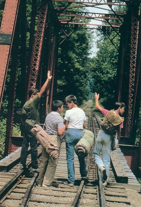 Stand By Me...love this one River Phoenix, Septième Art, I Love Cinema, 80s Movies, Dirty Dancing, Love Movie, Film Posters, Film Serie, Classic Movies