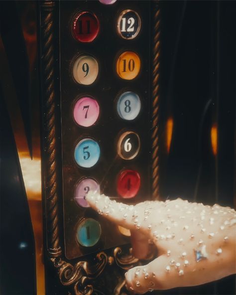 Taylor Swift Bejeweled Music Video, Bejeweled Music Video, Taylor Swift Bejeweled, Glam Interior Design, Elevator Buttons, Taylor Swift Drawing, Taylor Swift Music Videos, Cat Obsession, Taylor Swift Music