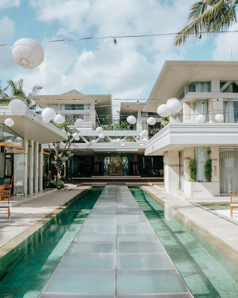 If there's one thing we know about Villa Vedas, it's that not only does it offer a stunning wedding setting and look breathtaking in every way, but it also fills your celebration with an undeniable ambiance that lasts throughout. Planner: @bali.loveweddings Venue: @villavedasbali Florist: @natafloristbali Furniture & Decor: @islecobali @balieventhire @balisewasewa HMU: @fikrihalim Cake: @butter_bali Audio Guestbook: @phoneafriend.co Photographer: @flipmaxphotography Videographer: @flipmaxph... Villa Vedas Bali Wedding, Bali Villa Wedding, Villa Wedding Reception, Audio Guest Book, Bali Beaches, Bali Villa, Villa Wedding, Bali Wedding, Beach Villa