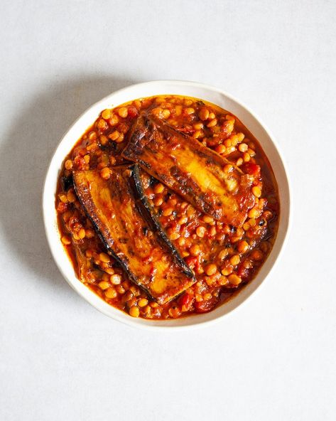 Khoresh Bademjan (Persian Aubergine Stew) — Baking Hermann Aubergine Stew, Jane Esselstyn, Khoresh Bademjan, Foods From Around The World, Persian Recipes, Vegetarian Mains, Yellow Split Peas, Split Peas, Saffron Rice