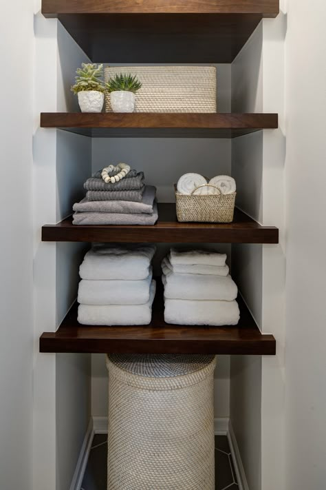 Photography: http://www.erichausman.com | Read More: https://www.stylemepretty.com/vault/image/5952432 Rustic Bathroom Shelves, Bathroom Retreat, Bathroom Organization Diy, Bathroom Closet, Bathroom Storage Shelves, Master Bath Remodel, Trendy Bathroom, Interior Modern, Simple Bathroom