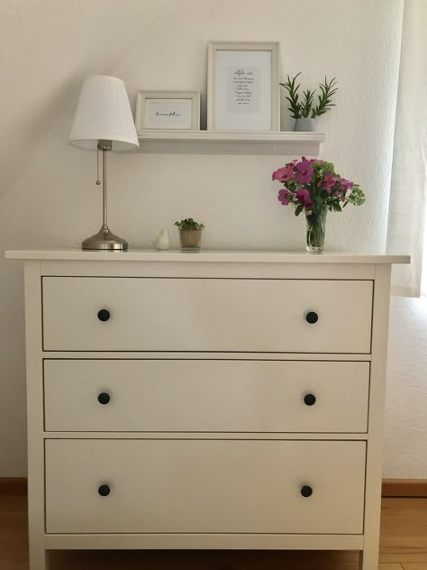 Chester Drawers Ideas Decor, Chester Drawers Bedrooms, Bedroom Dresser Decor With Tv, Small Bedroom Dresser, Bedroom Dresser Decor Ideas, Dresser Decor Ideas, Bedroom Dresser Decor, Dresser Aesthetic, Chest Of Drawers Decor