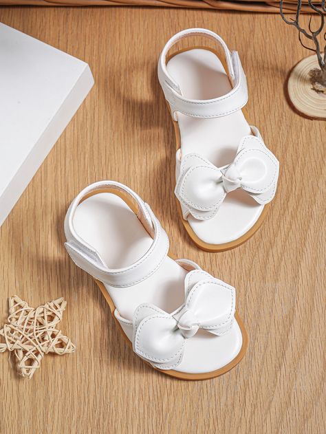 Blanco  Collar   Liso Sandalias con tira Embellished   Zapatos para niños Slippers For Girls Flats, Sendals For Girl, Kids Summer Shoes, Vivienne Westwood Shoes, Girls Sandals Kids, Mary Jane Shoes Black, Baby Girl Sandals, Cropped Leather Jacket, Bow Decor