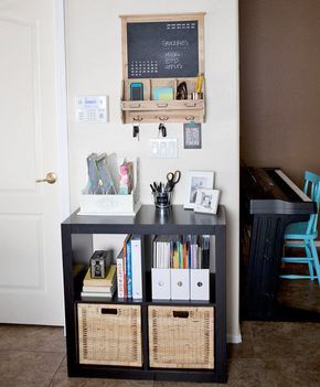 11 school command centres to keep you organised | Mum's Grapevine Command Center Kitchen, Home Command Center, Command Centers, Office Organization At Work, Family Command Center, Entry Way Design, Entryway Organization, Command Center, Home Organisation