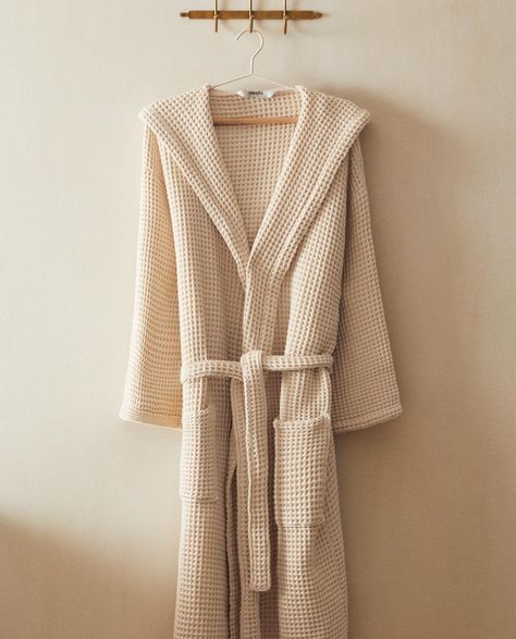 COTTON WAFFLE-KNIT BATHROBE | Zara Home United States of America Jeans Blazer, Mens Toiletry Bag, Crochet Coat, Mens Pajamas, Zara Home, Blazer Dress, Mulberry Silk, Trouser Jeans, Waffle Knit