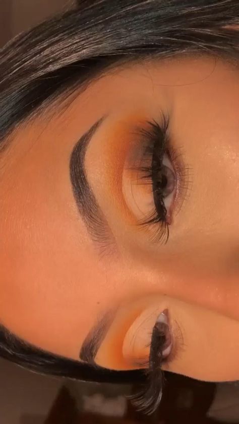 Makeup For Baseball Game, Lash Book, Stile Kendall Jenner, Orange Makeup, Prom Eye Makeup, Sunset Vibes, Makeup Tutorial Eyeshadow, Eye Makeup Pictures, Eye Makeup Steps