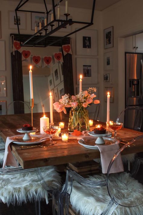 what is hygge Candlelit Dinner At Home For Two, Valentine’s Day Set Up For Him, Date Night Table Setting At Home, Romantic Dinner Table Setting, Candlelit Dinner For Two, Romantic Dinner Tables, Romantic Dinner Setting, Romantic Dinner Decoration, Hygge Home Decor