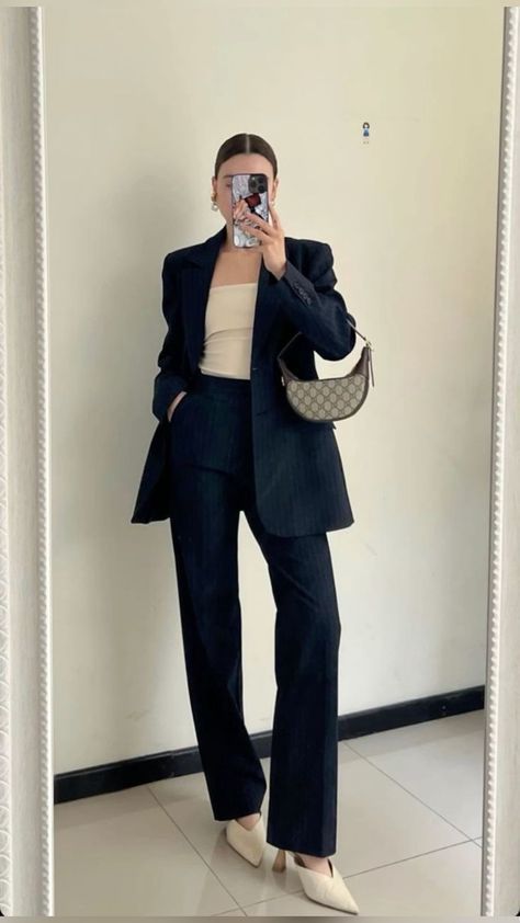 Business Formal Outfit, Corporate Attire Women, Classy Business Outfits, Blazer Outfits For Women, Business Attire Women, Corporate Attire, Professional Outfits Women, Business Outfits Women, Business Casual Outfits For Work