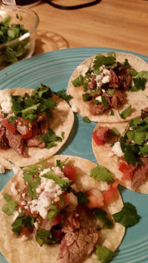 Tacos Homemade, Tacos At Home, Home Made Tacos, Taco Salad Aesthetic, Homemade Tacos Aesthetic, Taco Night Aesthetic, Street Taco Aesthetic, Mexico Tacos Aesthetic, Taco Pictures