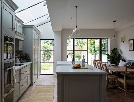 Imperfect Interiors: Design on Instagram: “And here is the kitchen/diner at The Balham Traditional Home- new overhead skylights with minimal glazing let in maximum daylight whilst a…” Posh House Interior, London Houses Interior, Victorian House Kitchen, London House Interior, Imperfect Interiors, Victorian Kitchen Extension, Edwardian Kitchen, Kitchen London, Kitchen Extensions