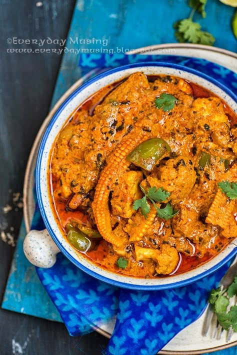 Vegan Yoghurt, Dairy Substitutes, Spicy Gravy, Indian Cheese, Indian Veg Recipes, Veg Curry, Vegan Substitutes, Tikka Masala Recipe, Tandoori Masala