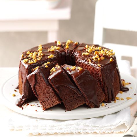 Chocolate Chiffon Cake Chocolate Chiffon Cake Recipe, Recipes Deserts, Chiffon Cake Recipe, Chocolate Chiffon Cake, Heather Rose, Cake Recepies, Potluck Desserts, Cake Mug, Vegetarian Bake