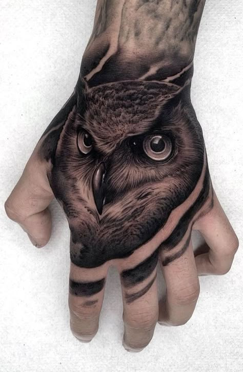 Animal Hand Tattoo, Owl Hand Tattoo, Hand Tattoos Pictures, Bird Hand Tattoo, Tiger Hand Tattoo, Realistic Owl Tattoo, Owl Tattoo Sleeve, Men's Tattoos, Tiger Tattoo Sleeve