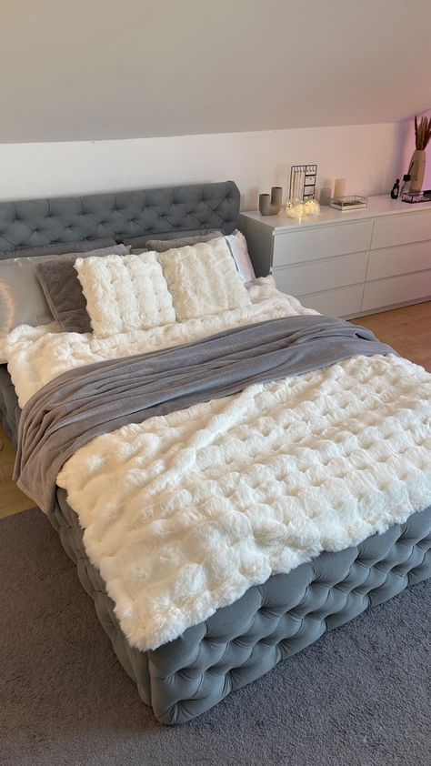 Grey Comforter, White Room Decor, Luxury Room Bedroom, Classy Bedroom, Warm Lighting, Room Redesign, Redecorate Bedroom, Teen Bedroom Decor, Dream Room Inspiration