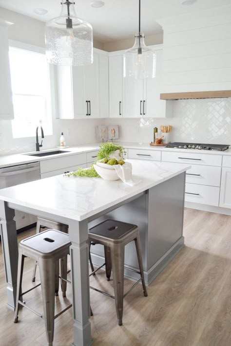 Narrow Kitchen Island With Seating, Kitchen Exposed Brick, Small U Shaped Kitchen, Narrow Kitchen Island, Small Kitchen Island Ideas, Industrial Chic Kitchen, Extra Counter Space, Kitchen Layouts With Island, Storage And Seating