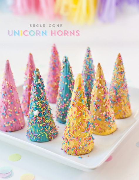 20 Epically Magical Unicorn Party Ideas Unicorn Party Ideas, Unicorn Party Food, Unicorn Games, Unicorn Diy, Unicorn Horns, Unicorn Treats, Unicorn Desserts, Candy Rainbow, Unicorn Birthday Party Decorations