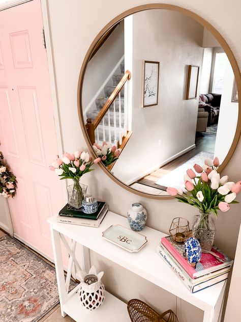 Spring entryway decor Girly Entryway Ideas, Entryway Table Decor Gold, Pink Entryway Table, Entryway Flowers Entry Tables, Grand Millennial Entry Table, Pink Entryway, Colorful Entryway Ideas, Gold Entryway Table Farmhouse, College House Decor