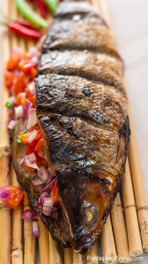 Inihaw na Bangus Recipe Bangus Fish, Bangus Recipe, Food Filipino, Picnic Food Ideas, Filipino Dish, Filipino Foods, Philippines Food, Kitchen Interiors, Filipino Dishes