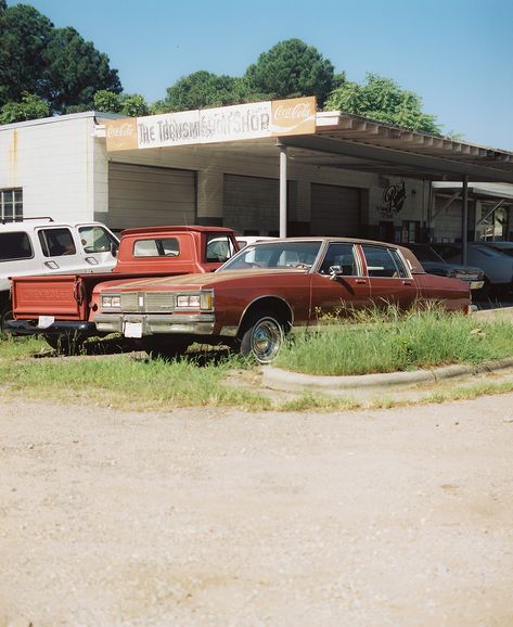 A photo walk shot on @cinestillfilm 50D #explore #cinestill #50d #120film #mediumformat #shootfilm #art #landscapephotography #ncphotographer #nc #raleigh Cinestill 50d, 120 Film, Photo Walk, Still Photography, Shoot Film, Landscape Photography, A Photo, Photography, Art