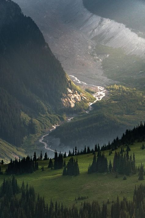 Echa un vistazo a las 18 fotos que te expondrán a la naturaleza salvaje y hermosa de los Estados Unidos, ¡cambiará lo que pensabas sobre este país! Mountains Aesthetic, White River, Pretty Landscapes, Nature Tattoos, Ghost Rider, Beautiful Places In The World, Alam Yang Indah, Nature Aesthetic, Pretty Places