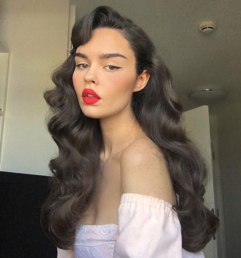 Pin curled natural long hair! #longhair #longhairstyles #retro #retrofashion #offtheshoulder #redlips #1950s #hairstyles Vintage Bangs, 1950s Hairstyles, 50s Hairstyles, Vintage Wedding Hair, Pin Curls, Long Dark Hair, George Jones, Bob Hair, Retro Hairstyles