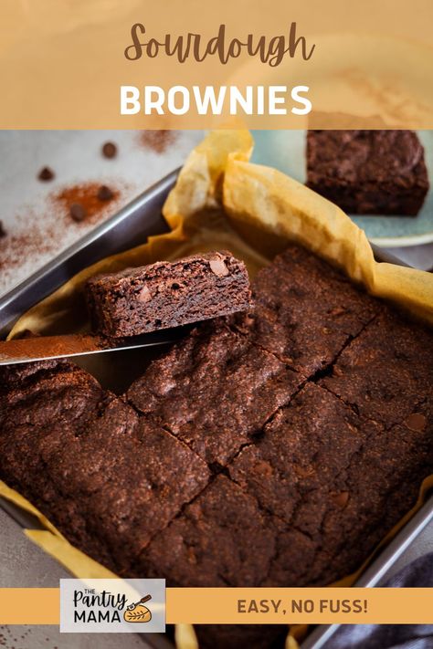 Easy sourdough brownies full of fudgy, chocolatey goodness! Use 200g of sourdough discard to create these easy brownies. Sourdough Discard Brownie Recipes, Sourdough Brownies Recipe, Sourdough Desserts Easy, Sourdough Care, Recipes Using Sourdough Starter, Sourdough Discard Brownies, Sourdough Starter Recipes, Sourdough Brownies, Pantry Mama