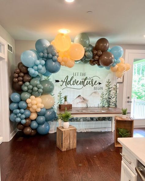 DeluxemStyle on Instagram: "Check out this inspiring profile @ballooney.bin 😊" Adventure Balloon Arch, Camping Theme Balloon Garland, Happy Camper Baby Shower Theme, Let The Adventure Begin Baby Shower Boys, Woodland Creatures Birthday, Shower 2023, Adoption Shower, Sage Green Baby Shower, Camping Baby