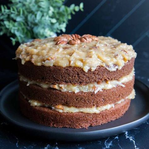 German Sweet Chocolate Cake Recipe, Bakers German Chocolate Cake, German Chocolate Cake Frosting, Homemade German Chocolate Cake, Chocolate Cake Frosting, German Chocolate Cake Recipe, Pecan Frosting, Sweet Chocolate Cake, Coconut Pecan Frosting