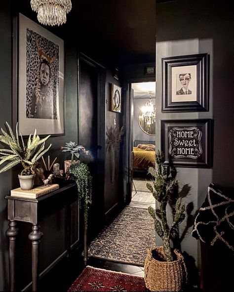 Maximalist Entryway, Goth Farmhouse, Dark Hallway Ideas, Eclectic Entryway, Decor For Entryway, Gothic Farmhouse, Amazing Interiors, Entryway Decor Ideas, Hallway Design