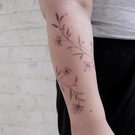 57 Vine Tattoos- A Comprehensive Gallery of Nature’s Artistry - Psycho Tats Honeysuckle Tattoo, Rose Vine Tattoos, Flower Vine Tattoos, Home Bouquet, Hannya Mask Tattoo, Wrap Around Tattoo, Around Arm Tattoo, Vine Tattoo, Tattoos Infinity