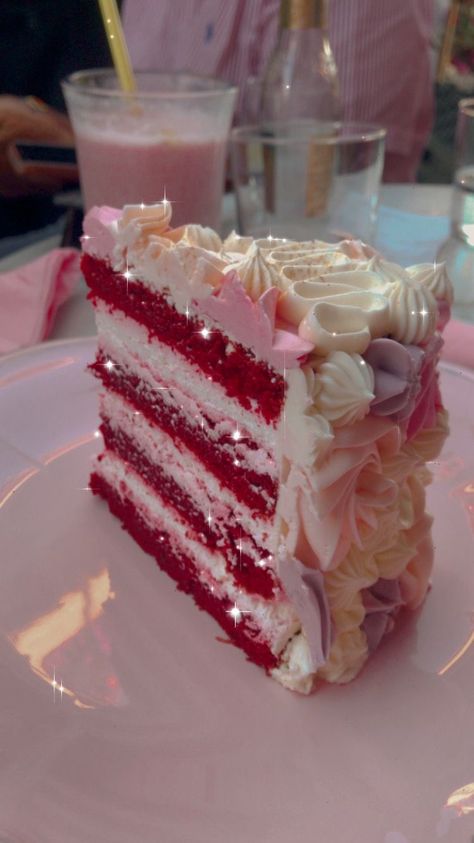 Red Velvet Cake Pink Frosting, Pink Red Velvet Cake, Red Velvet Aesthetic Cake, Red Velvet Pink Aesthetic, Pink And Red Wedding Cake, Velvet Cake Aesthetic, Red Velvet Cake Aesthetic, Pink Aesthetic Glitter, Pink And Red Cake