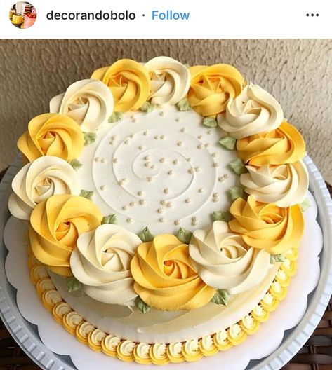 Buttercream Cake Designs, Cake Decorating Icing, Buttercream Cake Decorating, Simple Cake Designs, Cake Decorating Piping, Creative Cake Decorating, Cake Decorating Frosting, Easy Cake Decorating, Cake Decorating Videos