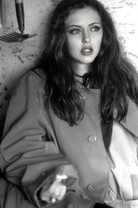 Katherine Isabelle, Ginger Snaps Movie, Katharine Isabelle, Girl Movies, Dark Feminine Aesthetic, Ginger Snaps, Feminine Aesthetic, Interesting Faces, Pics Art