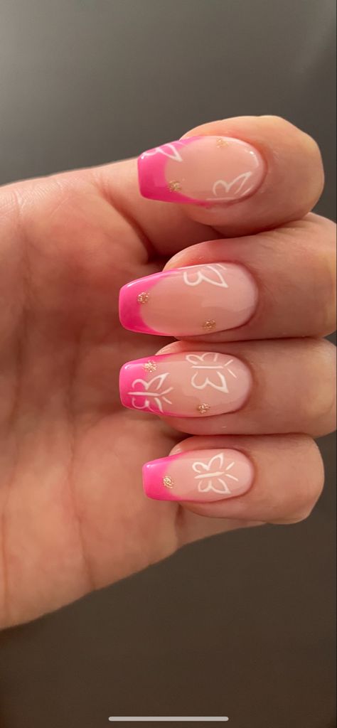 Small Butterfly Nail Art, Light Pink Nails With Butterflies, Pink Nails With Butterfly Design, Butterfly Nail Designs Short, Simple Butterfly Nail Designs, Butterfly Nails Aesthetic, Butterfly Pink Nails, Pink Nails With Butterfly, Butterfly Nails White