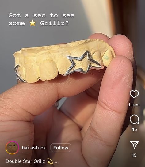 Tooth Grill Aesthetic, Two Piece Grillz, Star Grills Teeth, 2 Teeth Grillz, Gold Grillz Aesthetic, Y2k Grills, Cool Grills, Silver Grills Black Women, Grills Teeth Aesthetic