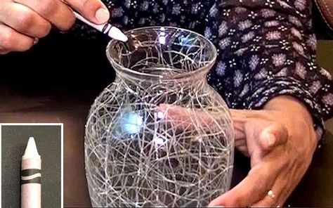 diy crackled glass look Cheap Glass Vases, Vase Photography, Decor Upcycle, Vase Aesthetic, Clay Vases, To Paint, Vase Ideas, Vase Diy, Centerpiece Home