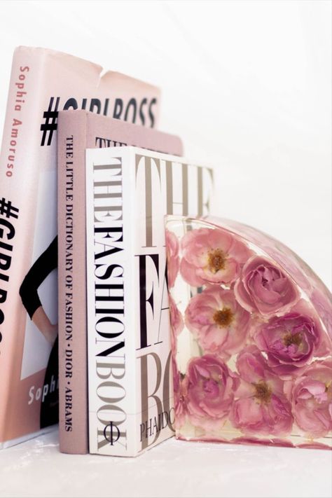 Flower Preservation in Resin, Bookend Sophia Amoruso, Flowers In Resin, Flower Preservation, Resin Flowers, How To Preserve Flowers, Resin Crafts, Bookends, Diy And Crafts, Book Cover