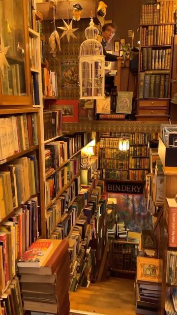 Wonderful Wednesday, Edinburgh Scotland, Book Addict, Old Books, A Thing, Edinburgh, Bookstore, Travel Blogger, The Uk