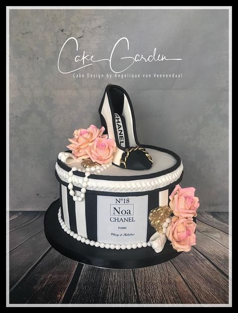 Happy Birthday Shoes, Coco Chanel Cake, Hat Box Cake, Chanel Birthday Cake, Birthday Cake For Women Elegant, Channel Cake, High Heel Cakes, Chanel Cake, Gift Box Cakes