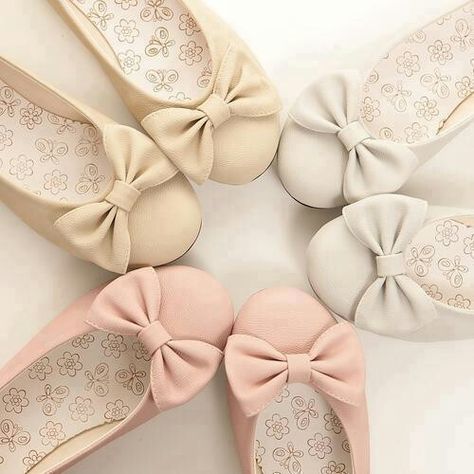 Bow flats Shoes With Bows, Casual Work Shoes, Wedding Ballet Flats, Cute Flats, Bow Flats, Womens Ballet Flats, Ballerina Flats, Shoe Obsession, Work Shoes