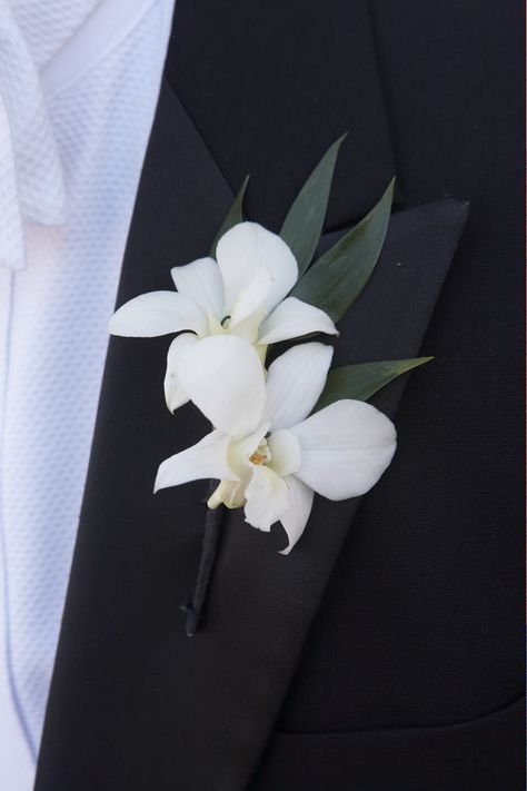 White Dendrobium Orchids, Orchid Boutonniere, Boutonnieres Prom, White Boutonniere, Orchid Wedding, Seating Plan Wedding, Groom Boutonniere, Boutonniere Wedding, Floral Accessories