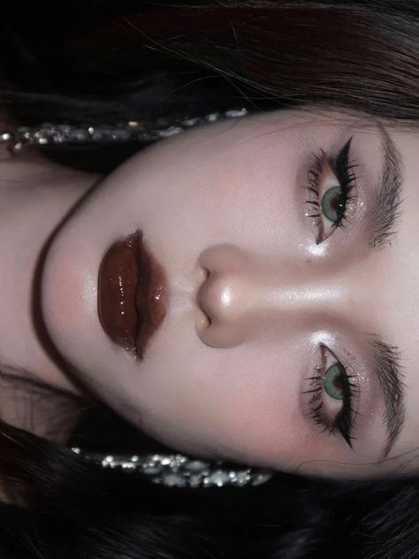 Goth Aesthetic Makeup, Paint The Town Red, Make Up Ideas, Doll Eye Makeup, Ethereal Makeup, Edgy Makeup, Goth Makeup, Asian Eye Makeup, Dark Makeup