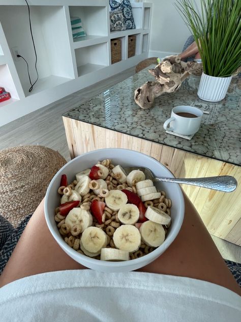 cereal, coffee, beach vibes Bowl Of Cereal Aesthetic, Loaded Cereal Bowl, Healthy Cereal Bowl, Cereal Aestethic Breakfast, Cereal Breakfast Aesthetic, Cereal Bowl Aesthetic, It Girl Breakfast, Nature Cereal, Cereal Aestethic