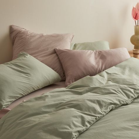 Sage And Pink Bedding, Bedsheets Aesthetic Green, Pastel Green Bedding, Pink And Green Sheets, Pink And Green Bed Sheets, Sage Green And Pink Bedding, Sage Sheets Bedroom, Pink Green Bedding, Sage Bed Sheets