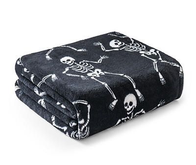 Black Skeletons Soft Throw | Big Lots Gothic Decor Bedroom, Fun Poses, Spooky Home Decor, Big Lots Store, Creepy Houses, Black Blanket, Cute Blankets, Halloween Blanket, Goth Home