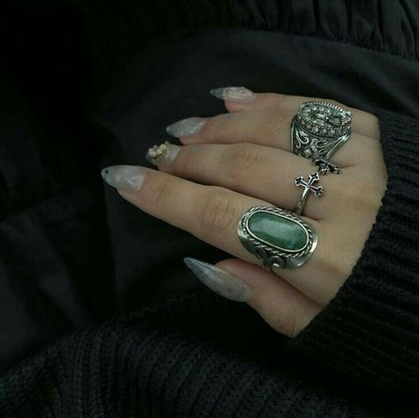 #harrypotter #aesthetic #slytherin Slytherin Aesthetic Fashion, Aesthetic Slytherin, Creepy Cute Fashion, Hand Jewelry Rings, Two Rings, Dope Jewelry, Punk Jewelry, Allegiant, Classy Jewelry