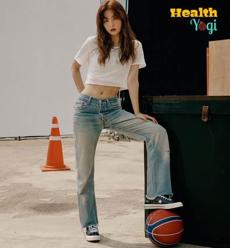 Seulgi Photoshoot, Red Velvet Photoshoot, Kang Seul-gi, Kang Seulgi, Red Velvet Seulgi, Beautiful Figure, Pre Debut, How To Pose, White Shirts