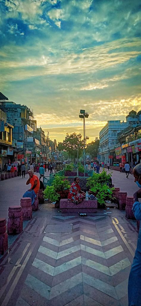 Here's a pic of sunset at famous chandni chowk market in Delhi, India. #sunset #chandnichowk #photography Chandni Chowk Market, Chandni Chowk Delhi, Chandni Chowk Photography, Chandani Chowk Delhi, Chandni Chowk Aesthetic, Pic Of Sunset, Delhi Chandni Chowk, Delhi Market, Delhi Photography